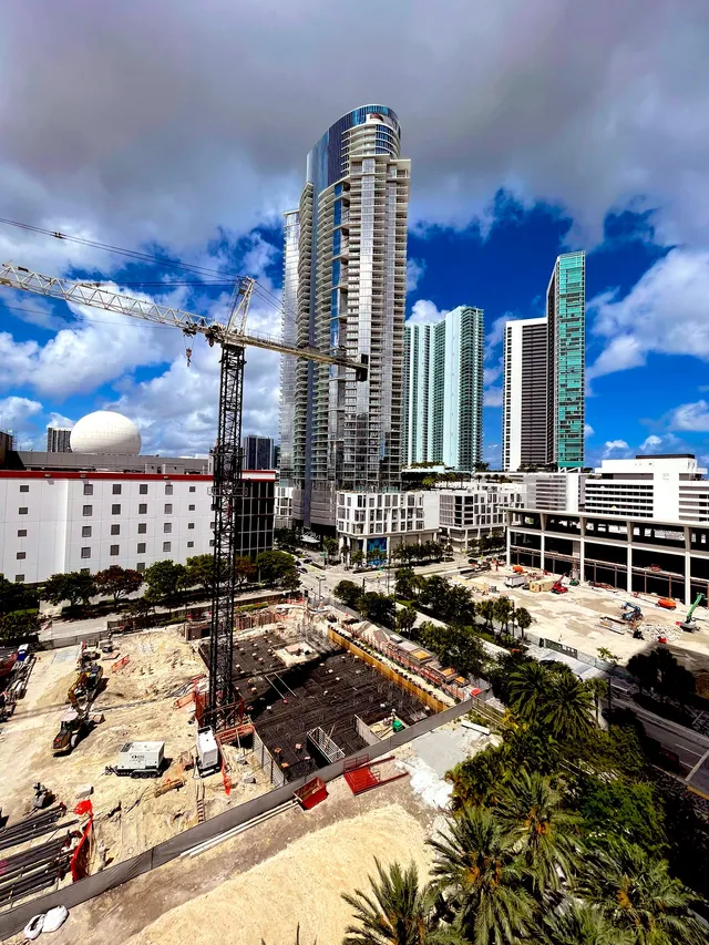 First Crane Installed At 53-Story Miami World Tower Site – The Next Miami